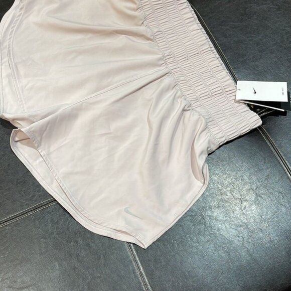 Nike Women's One Dri-FIT Ultra High-Waisted 3" Brief-Lined Shorts - Picture 5 of 9